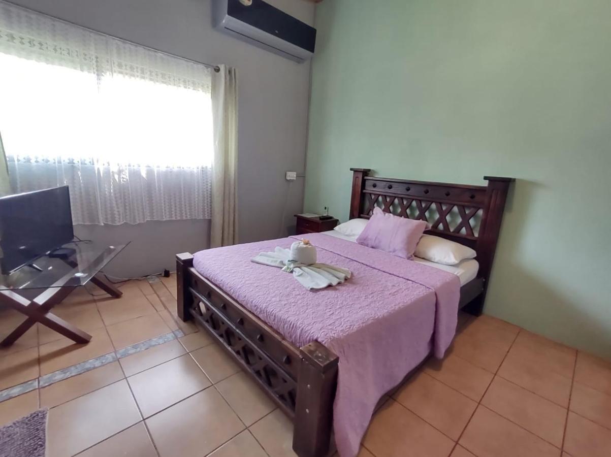 The Corner Airbnb ปัวร์โตคิมาเนซ ภายนอก รูปภาพ