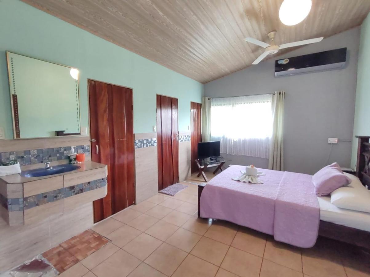 The Corner Airbnb ปัวร์โตคิมาเนซ ภายนอก รูปภาพ